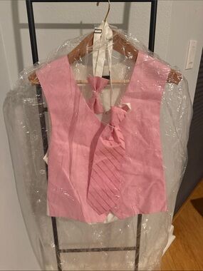 Pronto Uomo Pink Sleeveless V-Neck Vest with Bow and Striped Tie